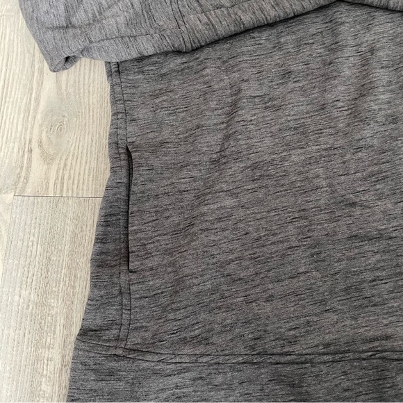 Lululemon Turtleneck Sweatshirt - Picture 4 of 5